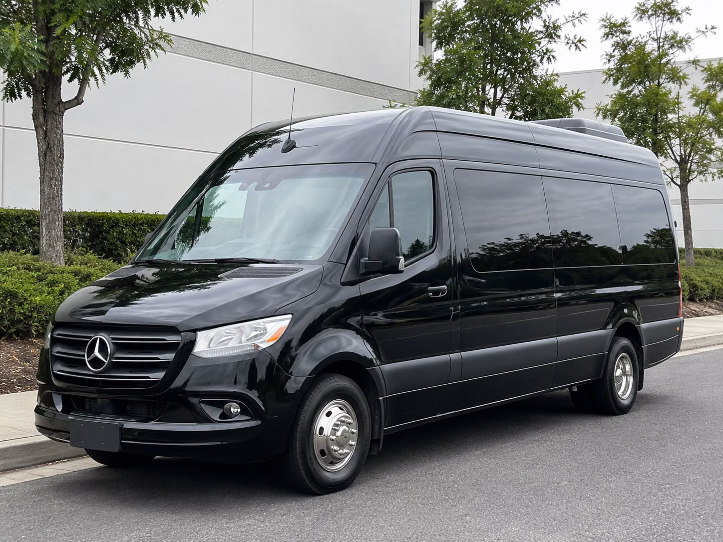 find the perfect transportation for your next airport transfer 4